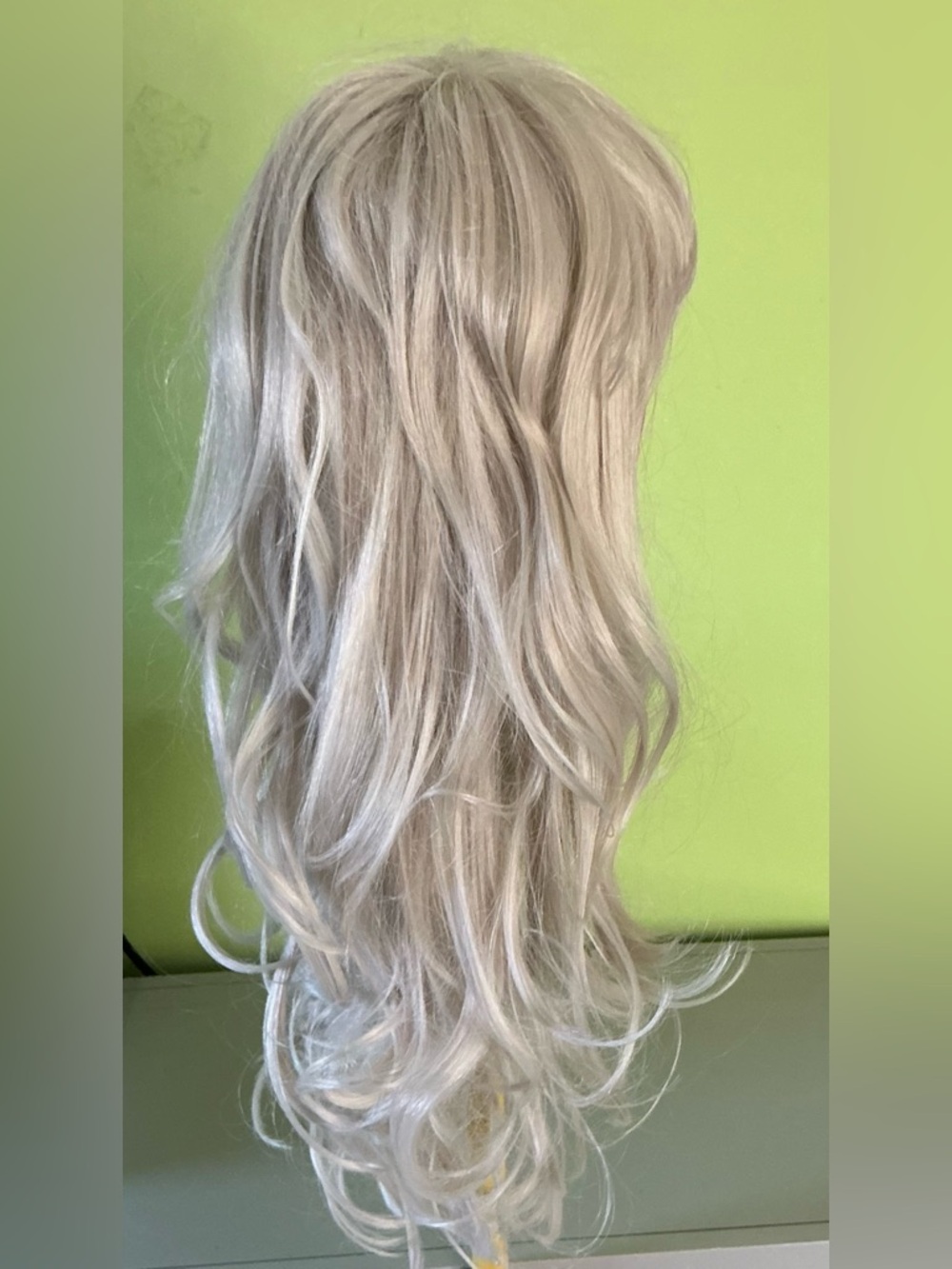 NIP Sepia Long Platinum Blonde Synthetic Wig Style Kristen Color 60